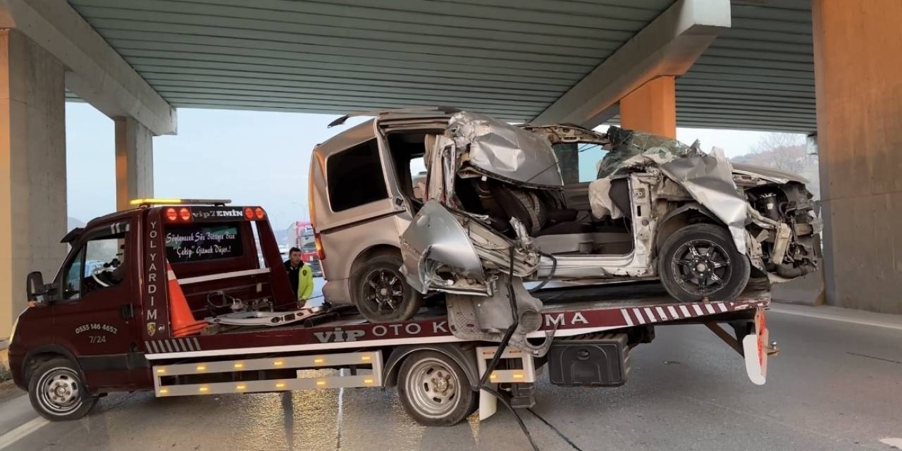 Pendik’te Feci Kazadan Sürücü Burnu Bile Kanamadan Kurtuldu