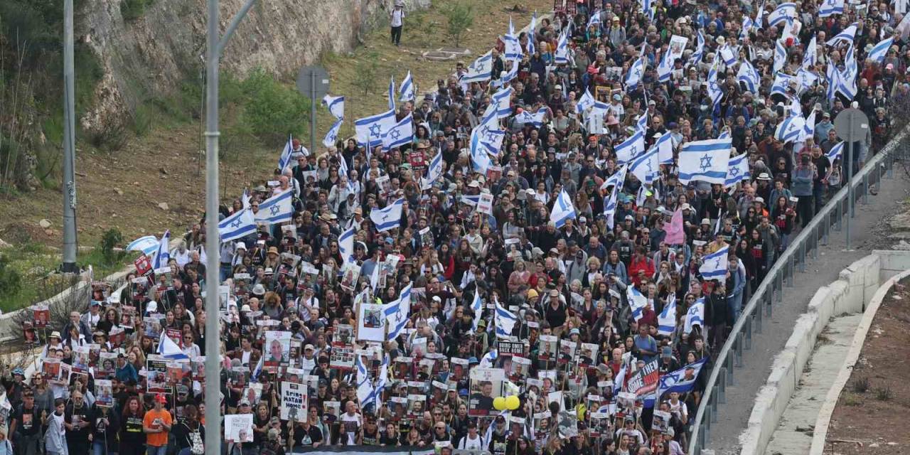 İsrail’de Binlerce Gösterici Kudüs’teki Başbakanlık Konutu’na Yürüyor