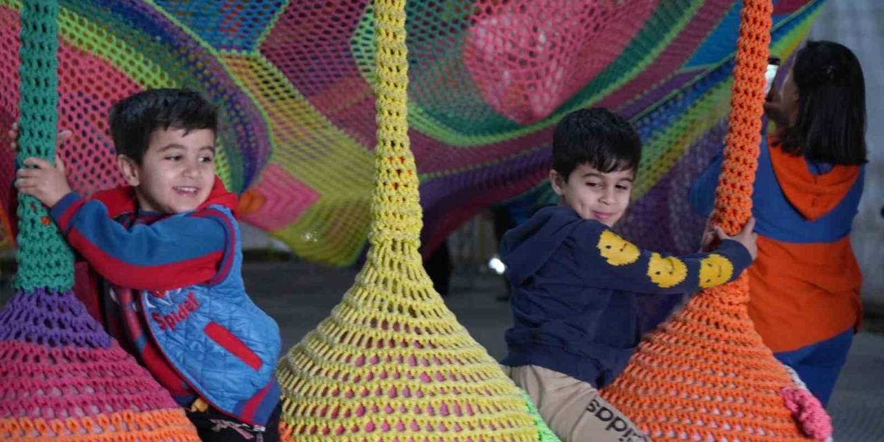 Çocukların Yüzünü Güldüren Oyun Çadırı