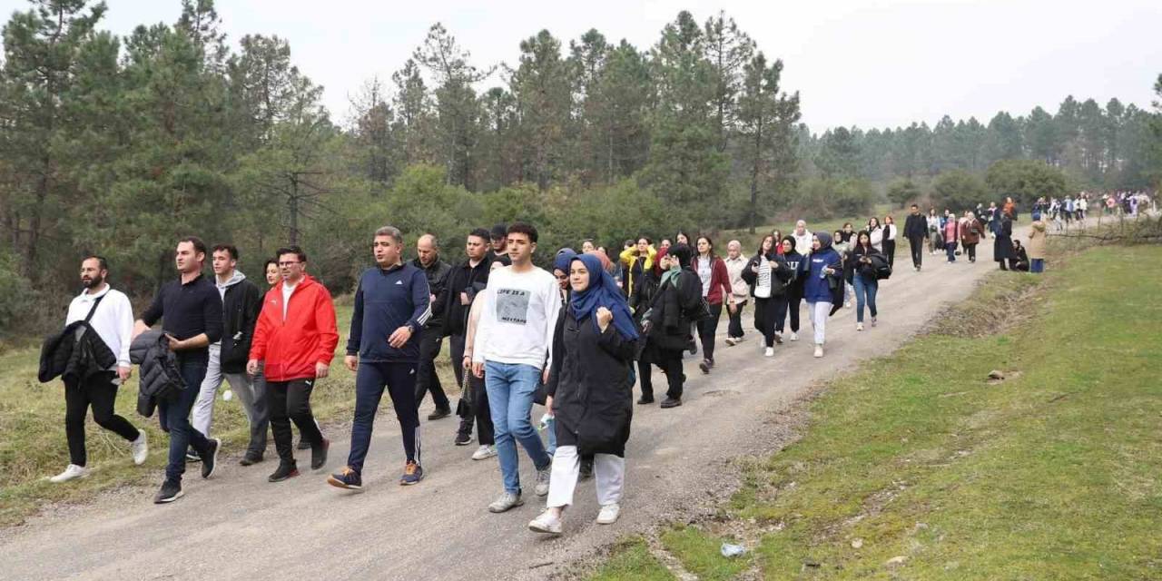 Vali Aslan Gençlerle Birlikte Doğa Yürüyüşü Yaptı