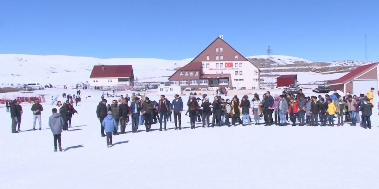 Hesarek Kayak Merkezi’ni 5 Haftada 40 Bin Kişi Ziyaret Etti