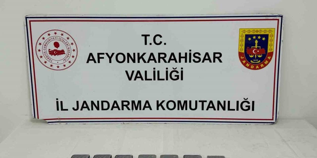 Jandarma 175 Bin Tl Değerinde Kaçak Cep Telefonu Ele Geçirdi