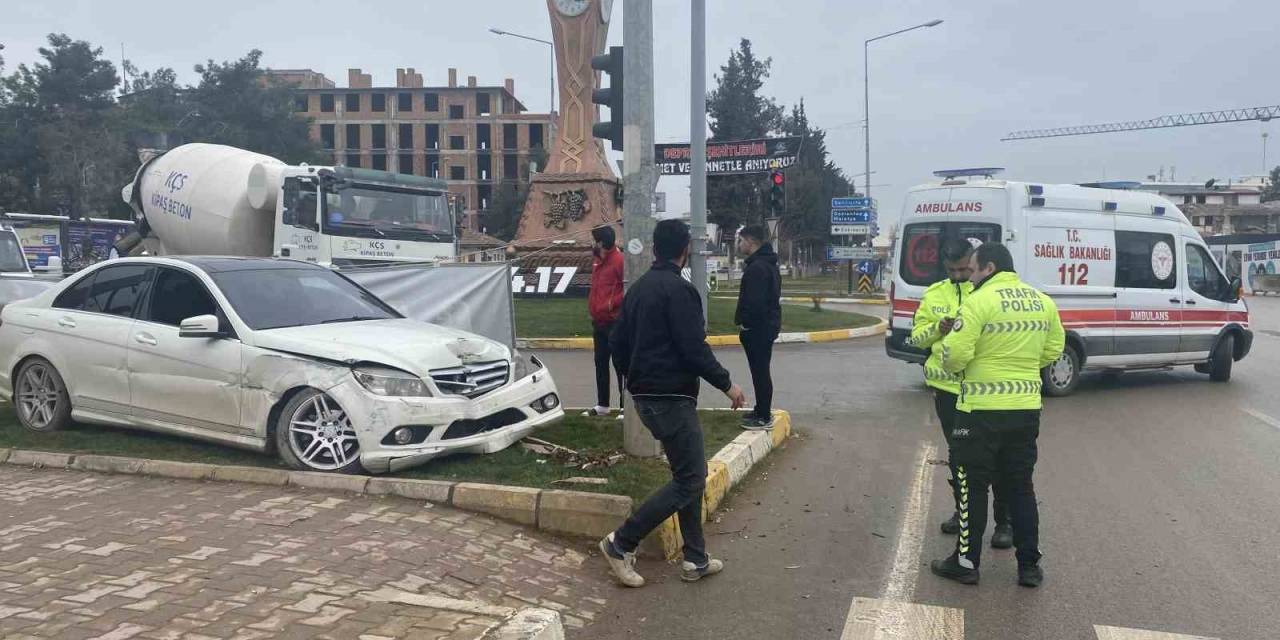 Otomobil Refüje Çıktı: 1 Yaralı