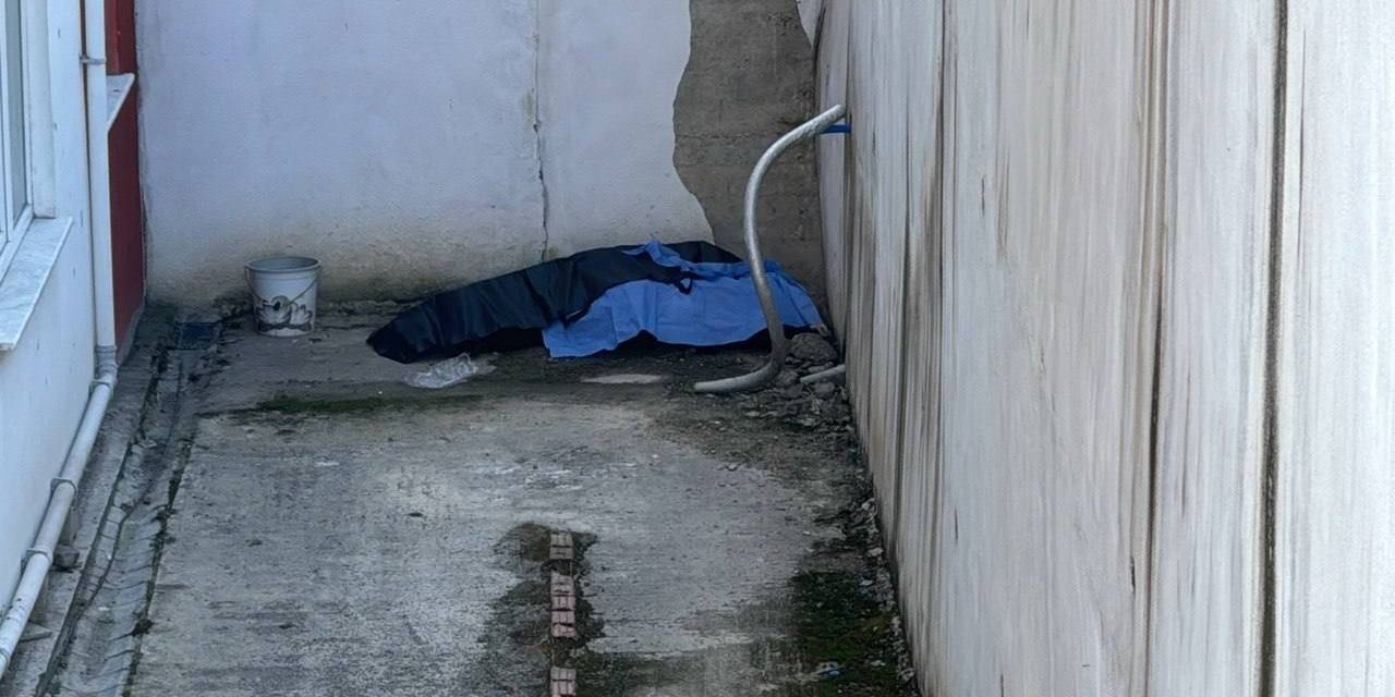 Duvardan Düşen Genç Kadın Hayatını Kaybetti