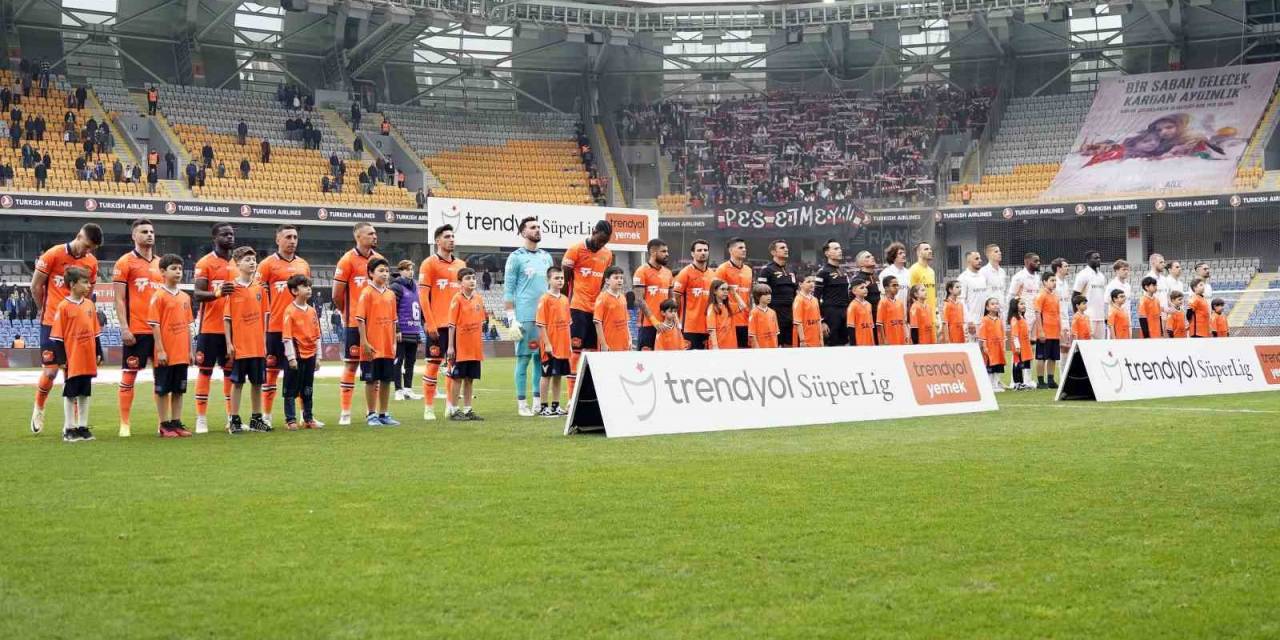 Trendyol Süper Lig: Rams Başakşehir: 0 - Samsunspor: 0 (İlk Yarı)