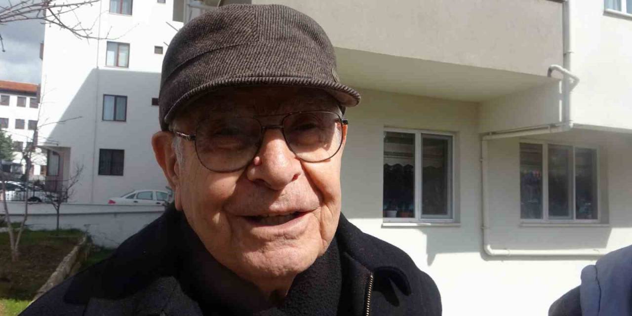 Cumhurbaşkanı Erdoğan’ı Görmek İsteyen 85 Yaşındaki Vatandaş: "Allah Onu Başımızdan Eksik Etmesin"