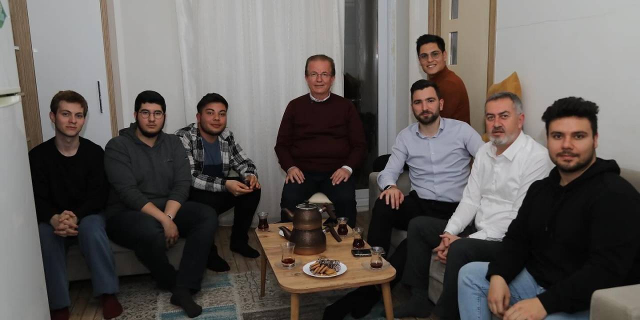 Pamukkale Adayı Pekdemir’den Öğrenci Evine Çat Kapı Ziyaret