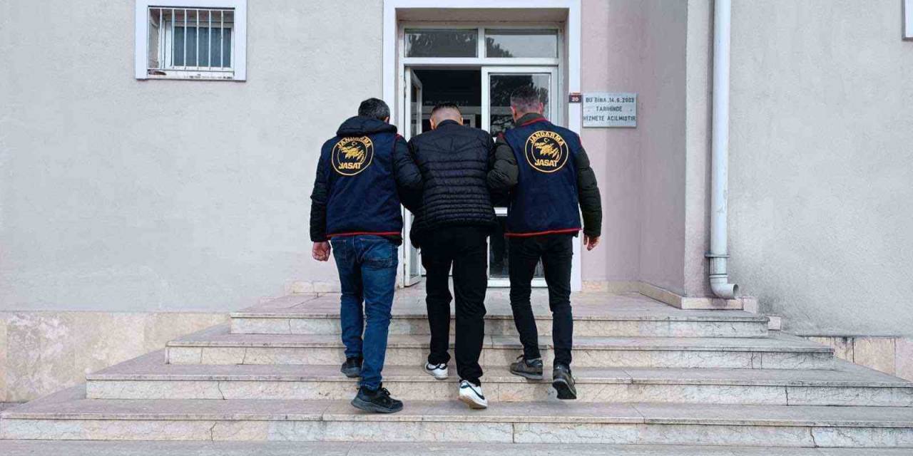 16 Yıl 5 Ay 4 Gün Hapis Cezası İle Aranan Şahıs Jandarma Ekiplerince Yakalandı