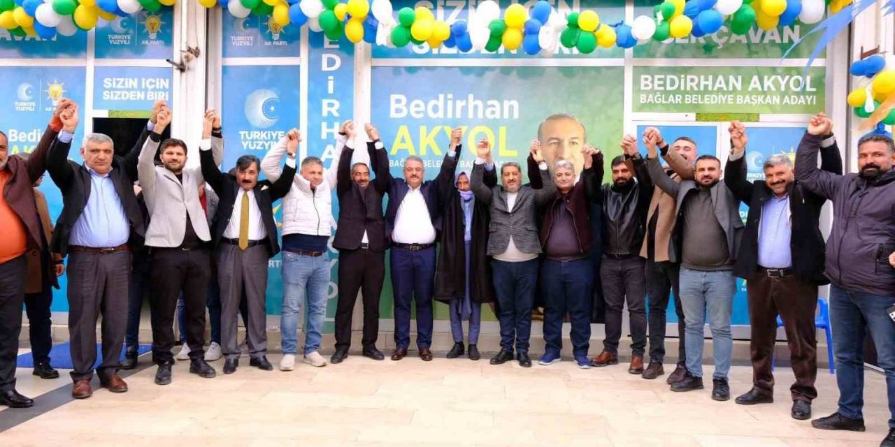 Diyarbakır’da Deva Partisi Bağlar İlçe Teşkilatı Üyeleri Ak Parti’ye Katıldı