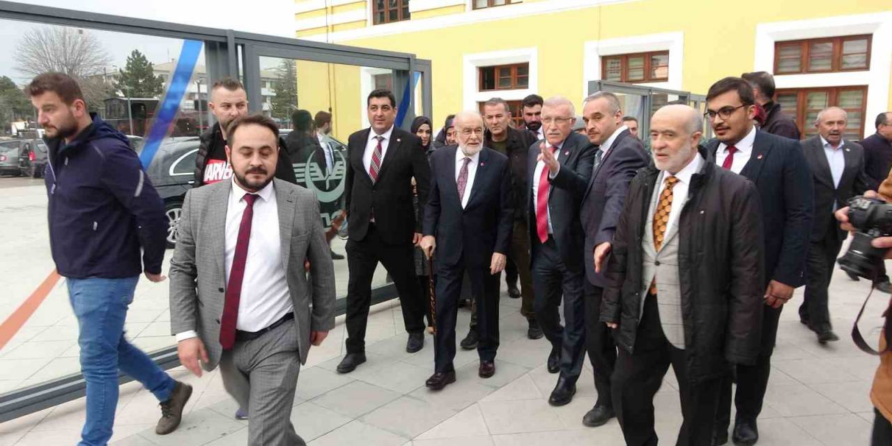 Karamollaoğlu, Eleştirdiği Hızlı Trenle Ankara’ya Geri Döndü