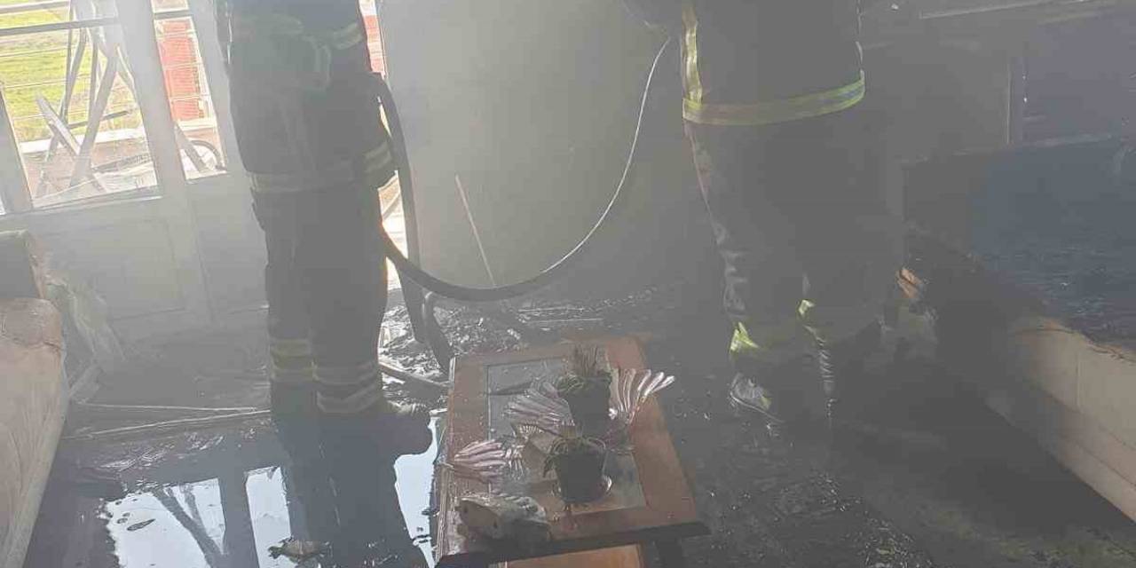 Arsuz’da Meydana Gelen Ev Yangınına İtfaiye Ekipleri Müdahale Etti