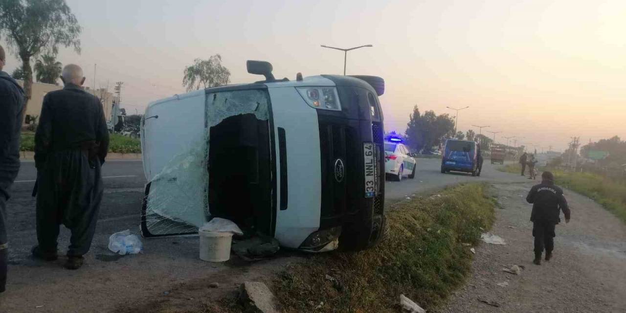 Tarım İşçilerini Taşıyan Minibüs İle Kamyonet Çarpıştı: 6 Yaralı