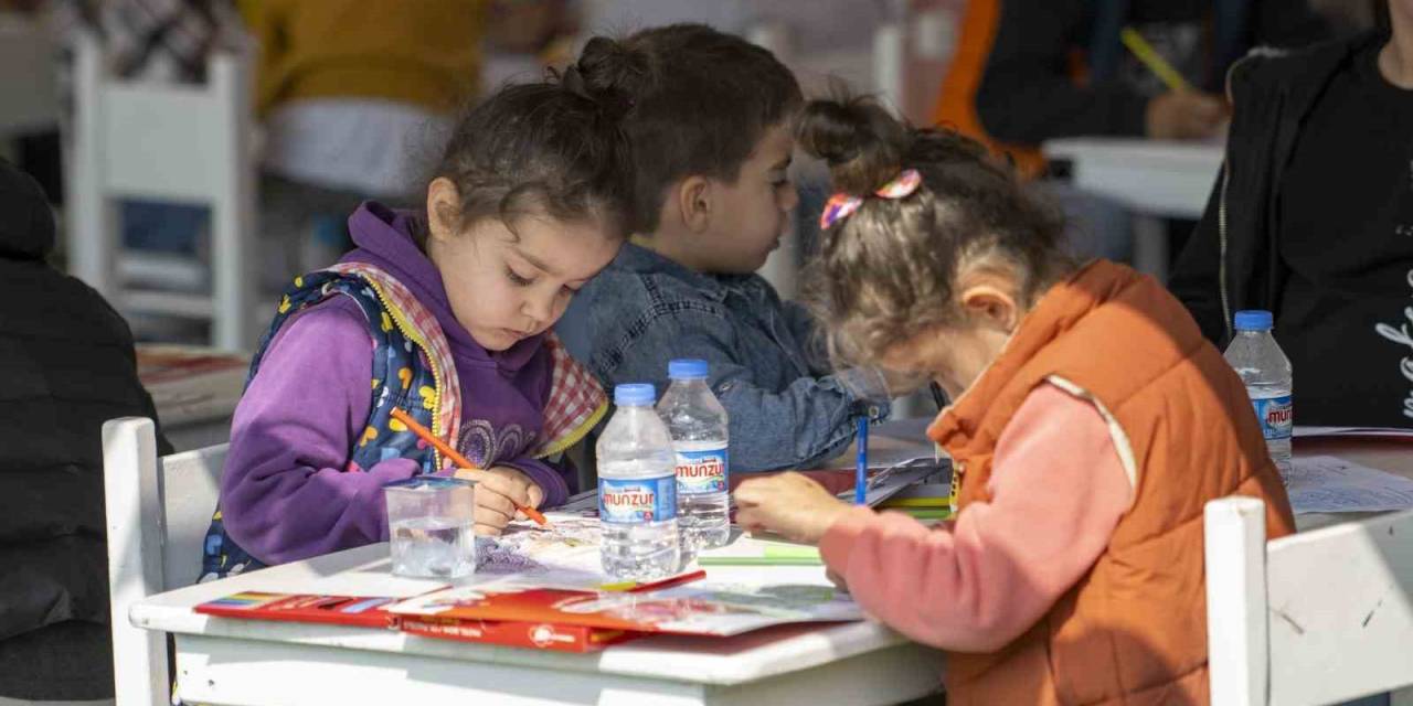 46 Mahalleden 3 Bin Kadın, ’evimiz Atölye Ve Üretici Kadın Stantları Kadın Buluşması’nda Bir Araya Geldi