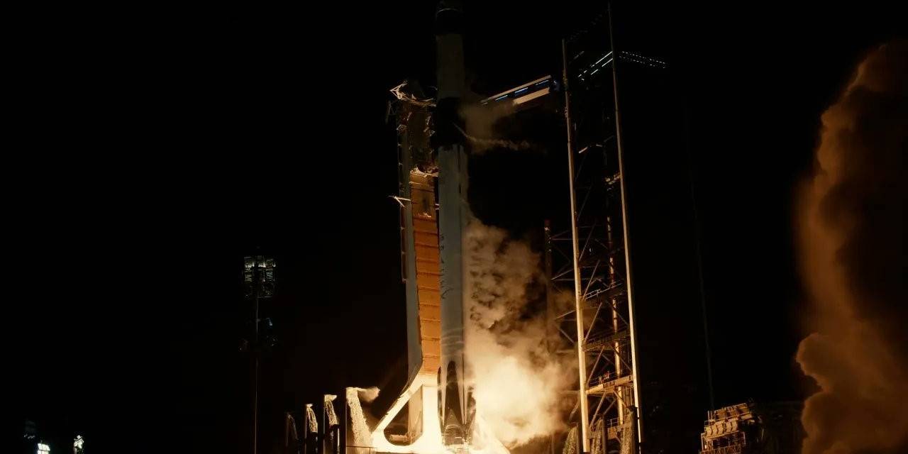 Dragon Uzay Aracını Taşıyan Falcon-9 Roketi Başarıyla Fırlatıldı