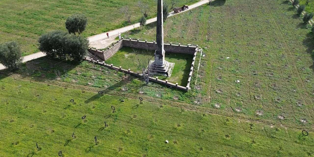 Şeftali Bahçesinin Tam Ortasında 2 Bin Yıllık Tarih