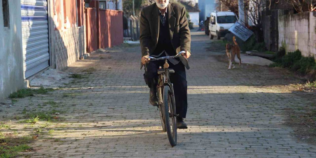 57 Yıldır Aynı Bisikleti Kullanıyor