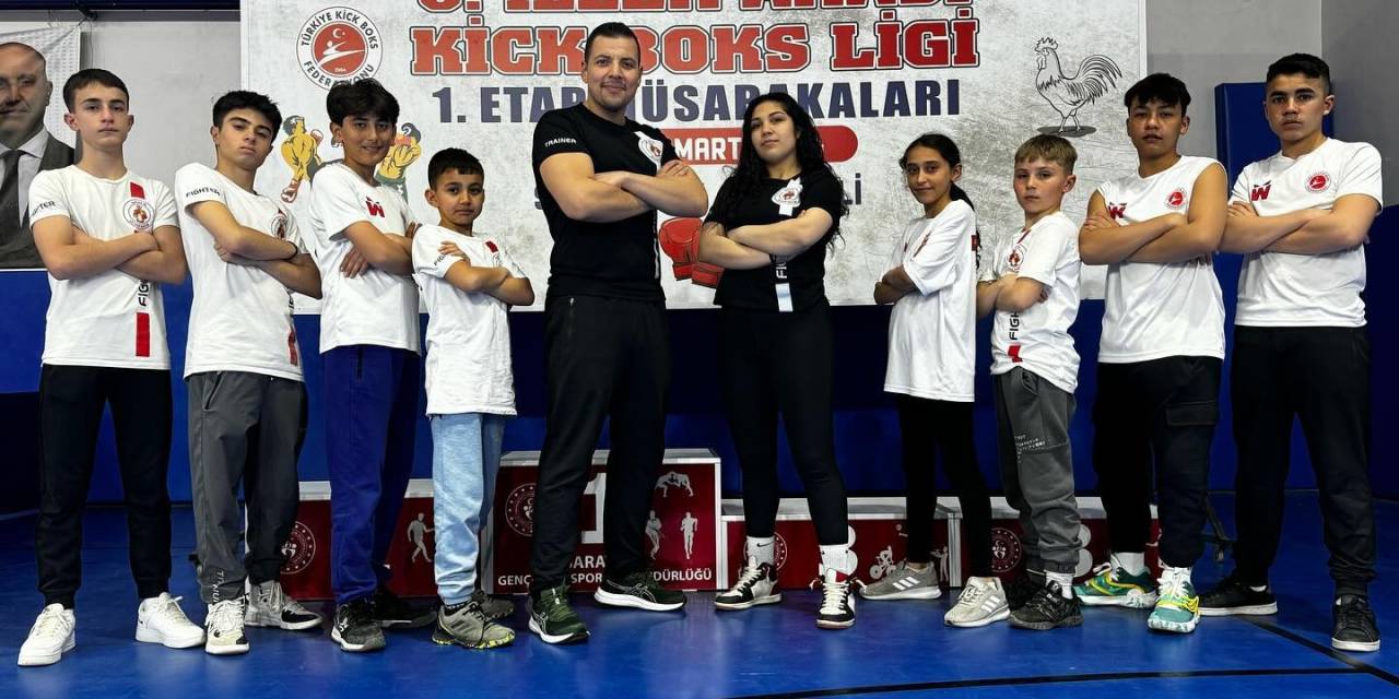 Kemer Belediyesi Kick Boks Sporcuları 5 Madalya İle Döndü