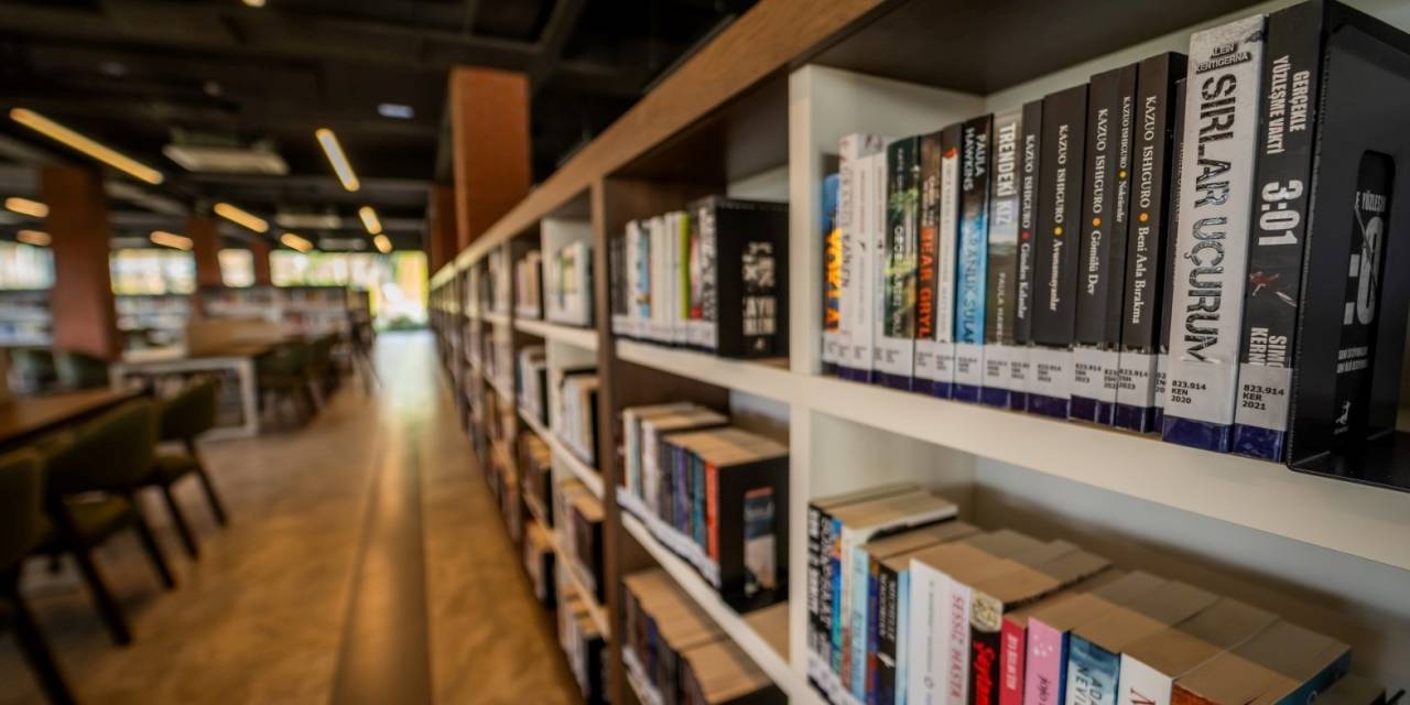 Derince Kütüphanesi 8 Bin Kitapla Gençlere Hizmet Verecek