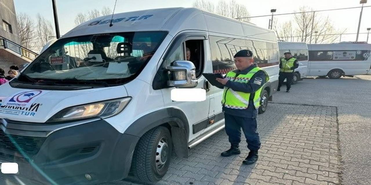 104 Okul Servisi Jandarma Ekiplerince Denetlendi