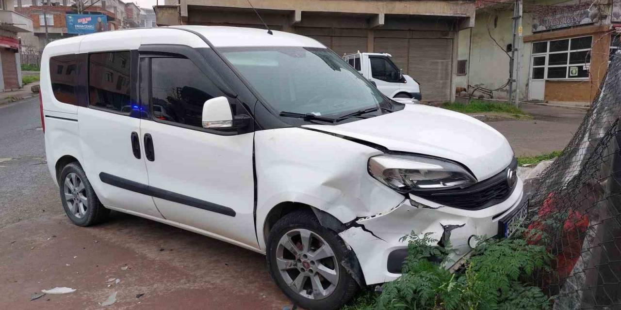 Samsun’da Hafif Ticari Araç İle Otomobil Çarpıştı: 1 Yaralı