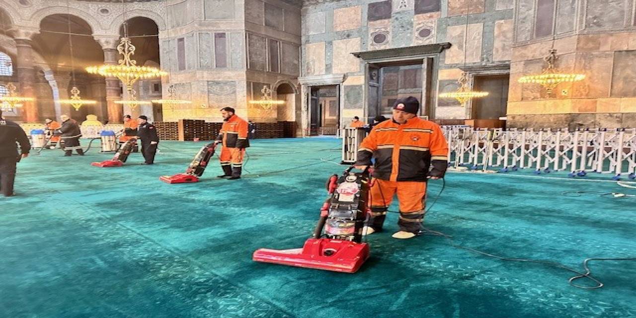 Ayasofya-i Kebir Cami-i Şerifi’nde Ramazan Temizliği