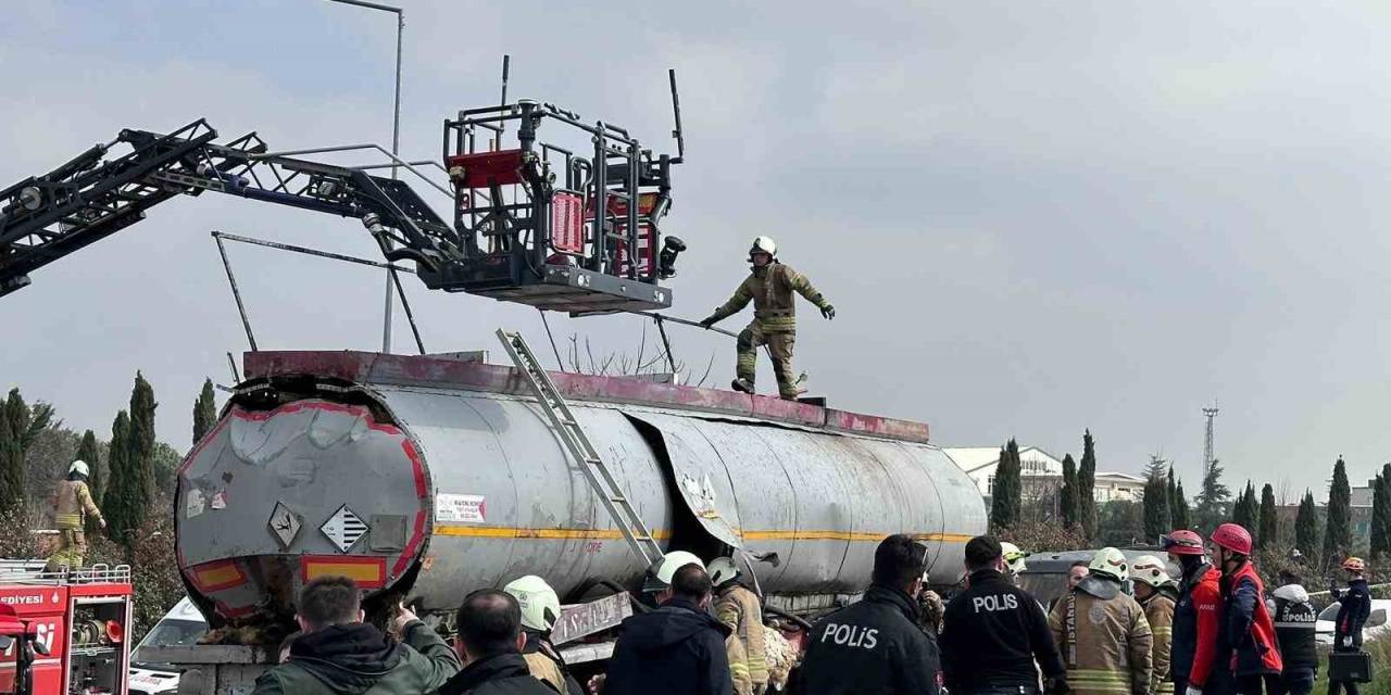 Ataşehir’de Akaryakıt Tankerinde Yangın: 4 Yaralı