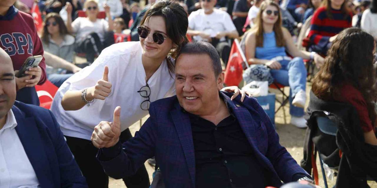 Başkan Böcek,  ’vosahne’ Coşkusuna Ortak Oldu