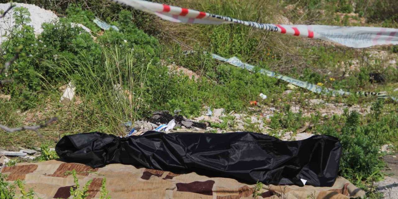 Antalya’da Yol Kenarında Cesedi Bulunan Kadının Kimliği Belli Oldu
