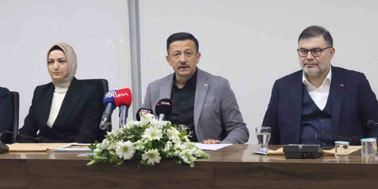 Hamza Dağ: "İzmir İçin Elimi Değil, Gövdemi Ortaya Koyuyorum"