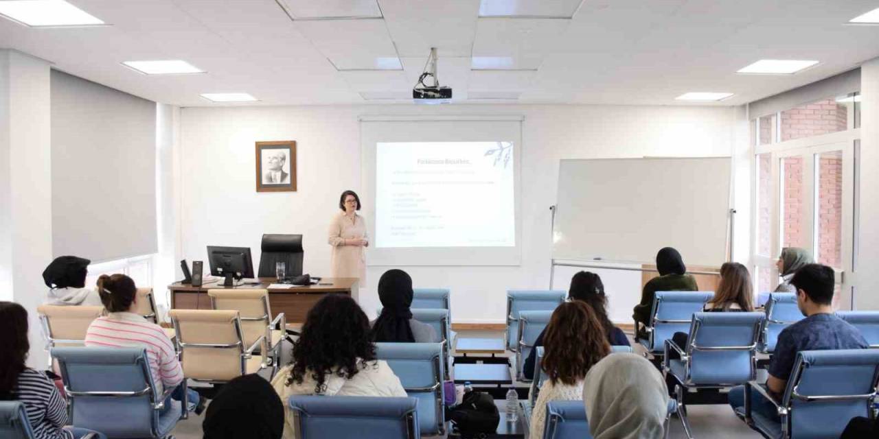 Dilkom’da “Parkinson: Yapabileceğimiz Daha Çok Şey Var” Semineri Gerçekleştirildi