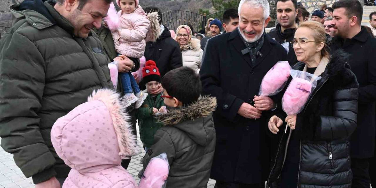 Başkan Başdeğirmen’den, Çocuklara Pamuk Şeker