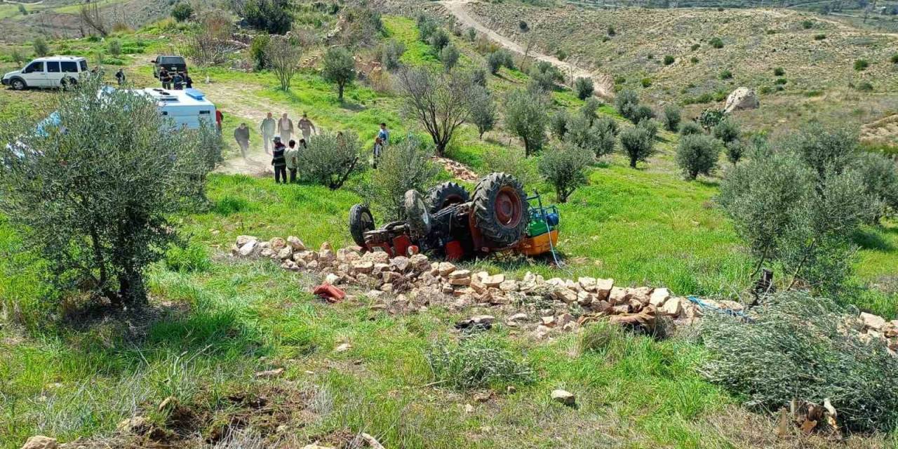 Manavgat’ta Devrilen Traktörün Altında Kalan Sürücü Yaralandı