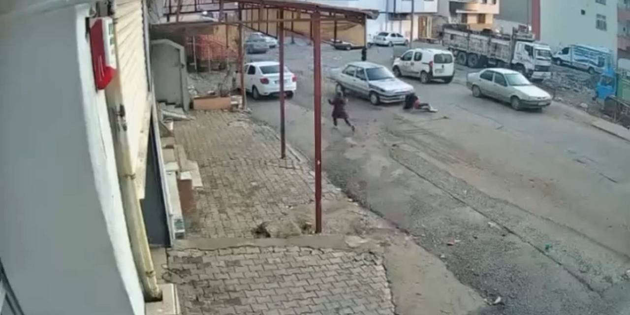 Otomobilin Çarptığı Çocuğun Burnu Bile Kanamadı