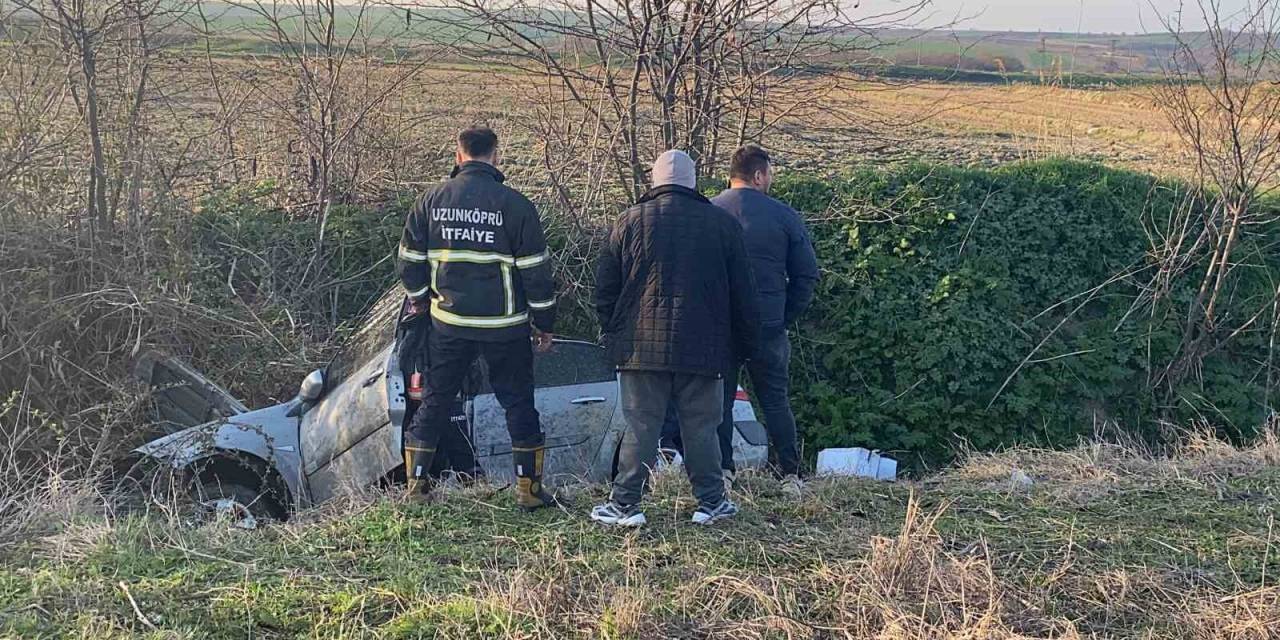 Otomobil Şarampole Uçtu: 1 Yaralı