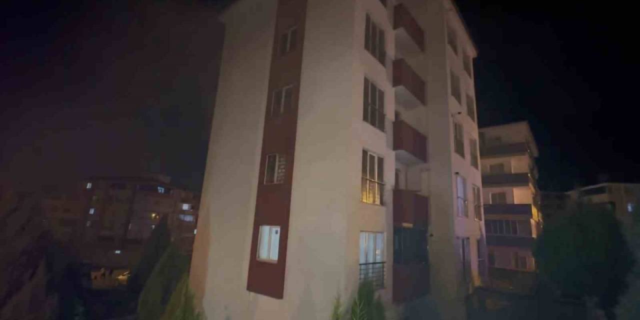 Şömine Yakarken Yangın Çıkardılar