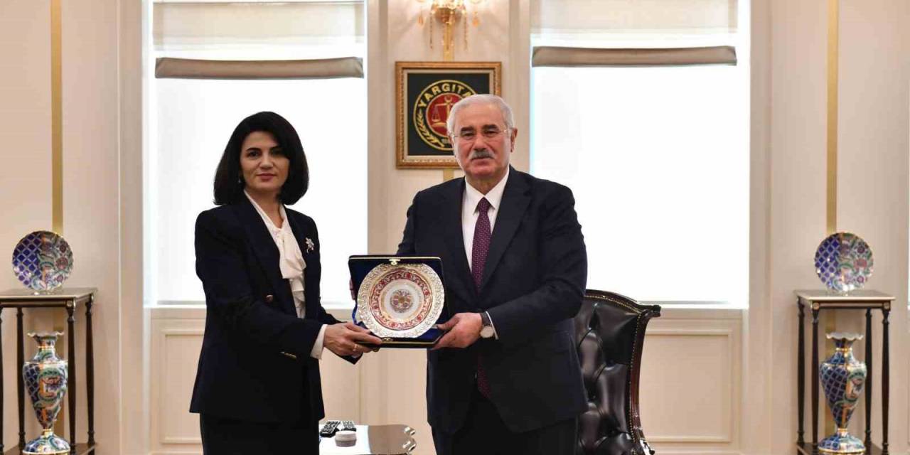 Yargıtay Başkanı Akarca, Azerbaycan Cumhuriyeti Yüksek Mahkeme Üyeleri Ve İstinaf Mahkemesi Başkanlarından Oluşan Heyeti Kabul Etti