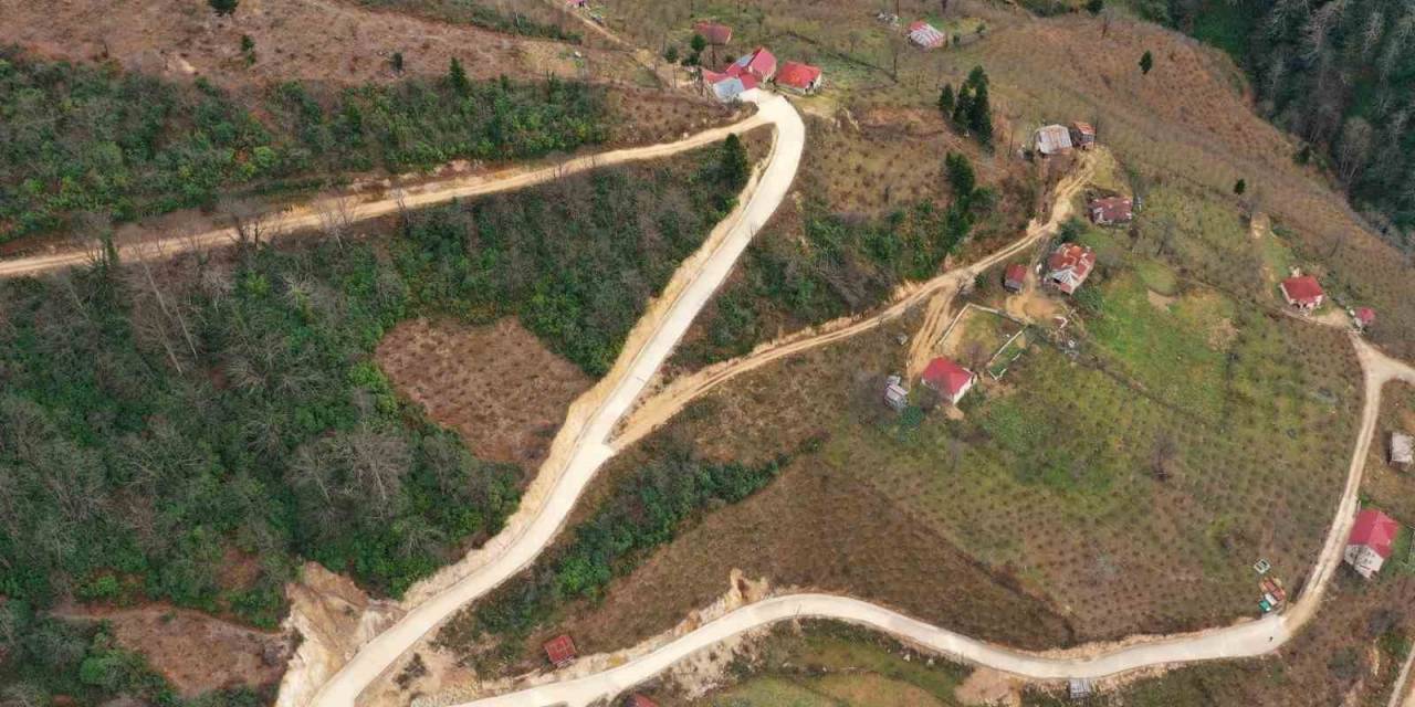 Altınordu’nun Kırsal Mahallelerinde Beton Ve Asfalt Yol Çalışmaları Sürüyor