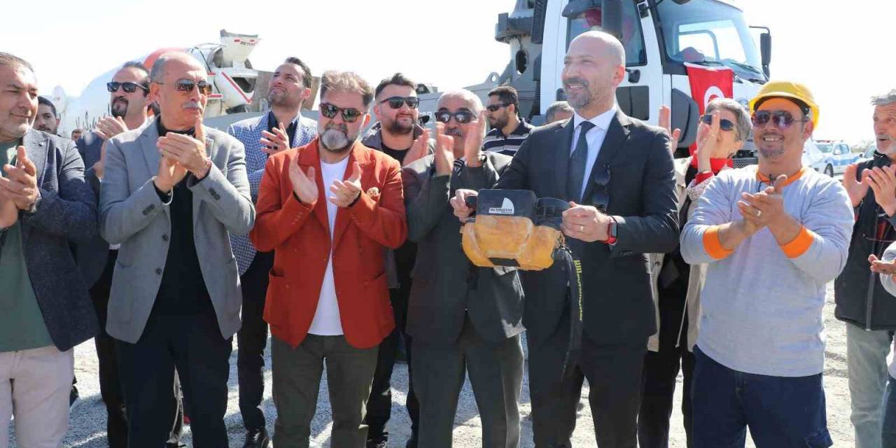 Başkan Arıkan Bir Projenin Daha Temelini Attı