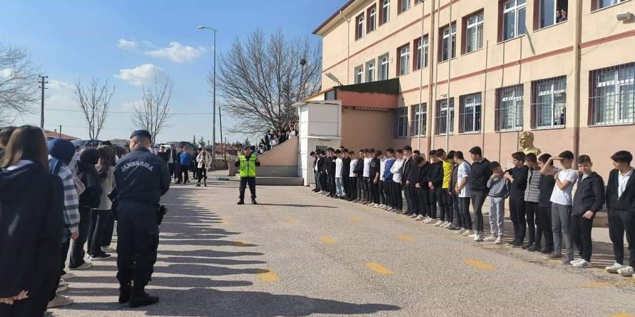 Akyurt’ta Jandarma Öğrenciler İçin Mesleki Tanıtım Etkinliği Düzenledi