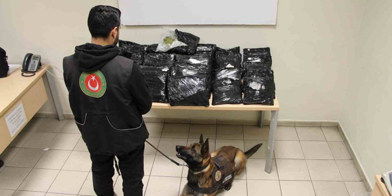 Gümrük Muhafaza Ekipleri Kaçakçılığa Karşı Operasyonlarını Sürdürüyor