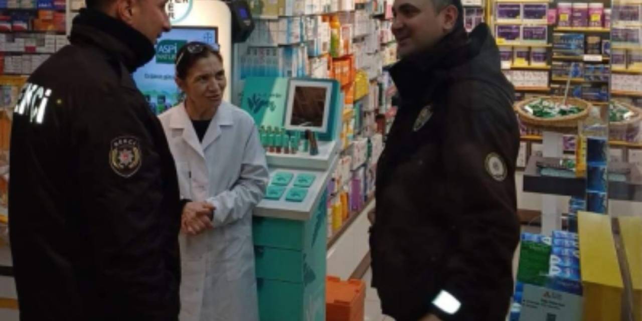 Mahalle Bekçilerinden Nöbetçi Eczanelere Moral Ziyareti