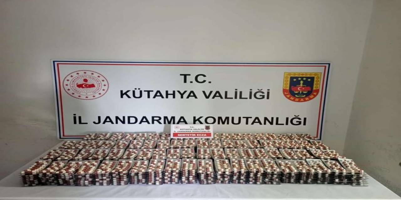 Kütahya’da 8 Bin 834 Adet Sentetik Ecza Ele Geçirildi
