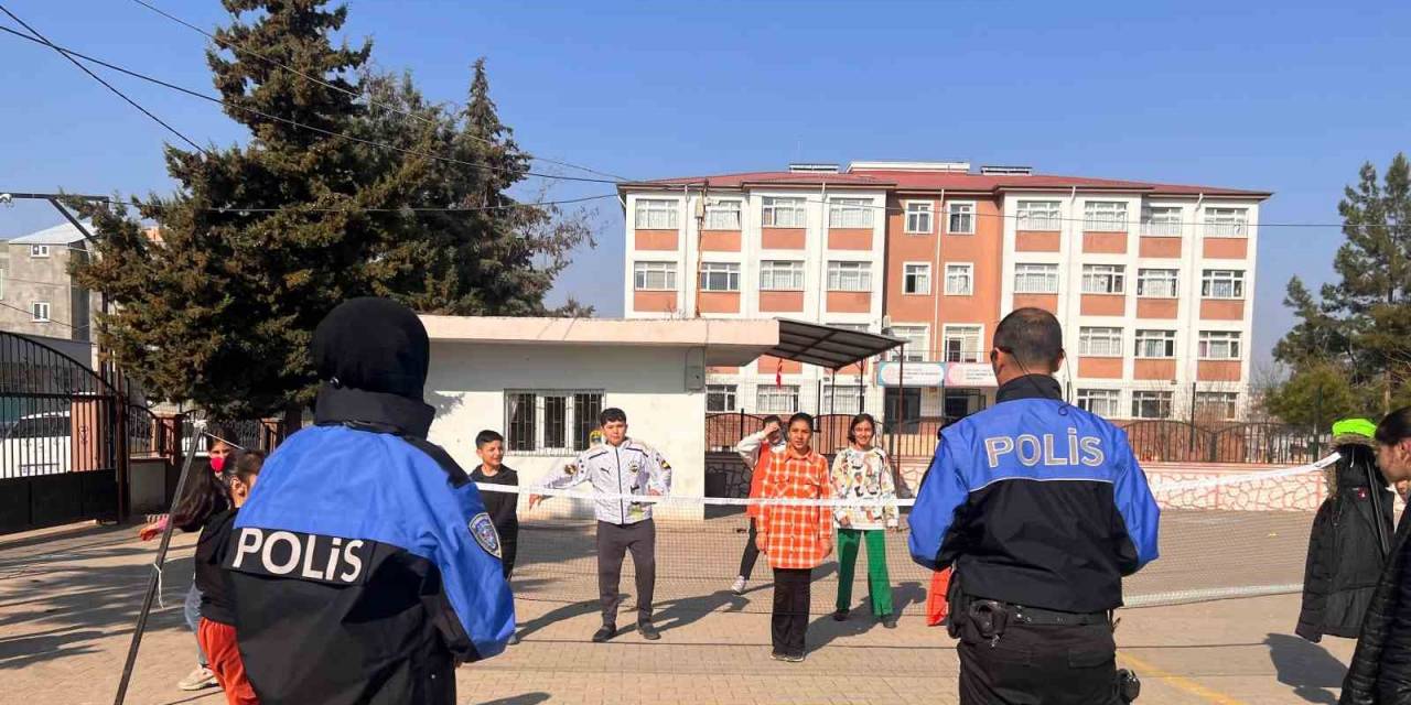 Tdp Polisleri Öğrencileri Bilgilendirdi