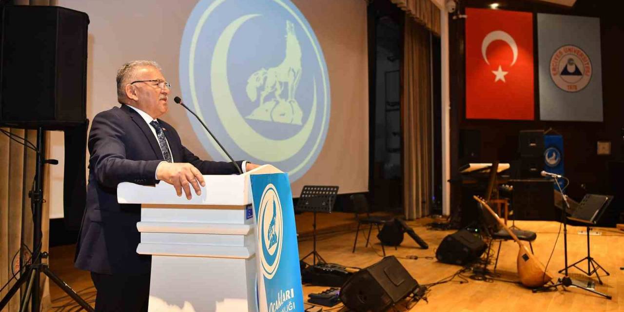 Başkan Büyükkılıç, Ülkü Ocakları Gençlik Buluşmasına Katıldı