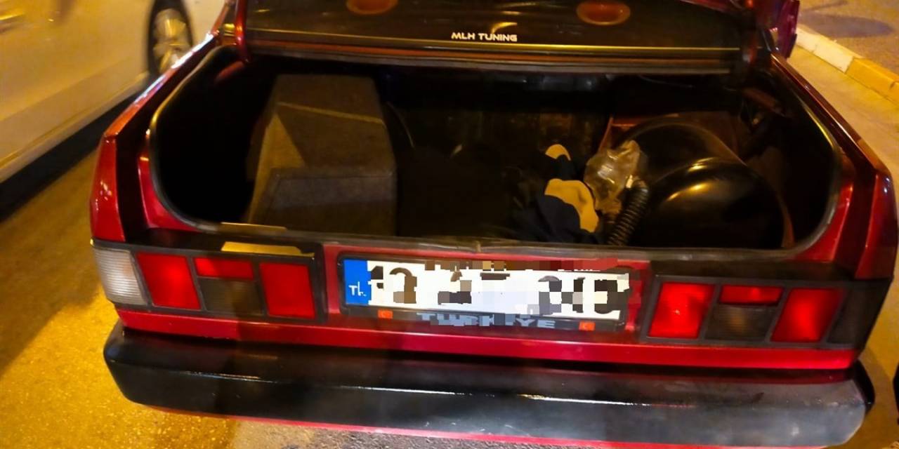 Yüksek Sesle Müzik Dinleyen Araçlara Ceza Yağdı