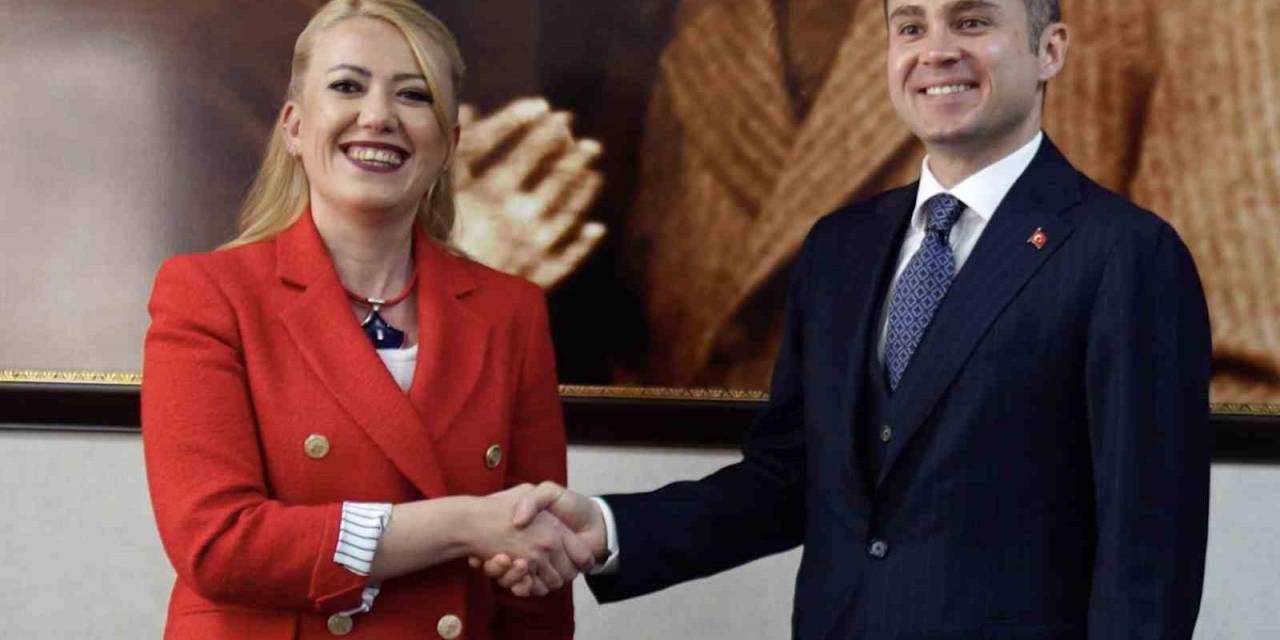 Merkezefendi Adayı Başer, Rakibi Şeniz Doğan’la Bir Araya Geldi