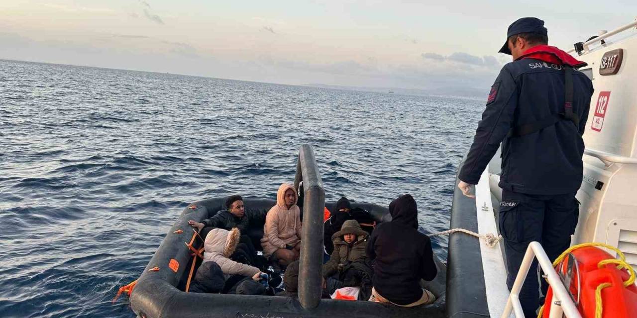 İzmir Sularında Can Pazarı, Yunanistan İtti Sahil Güvenlik Kurtardı