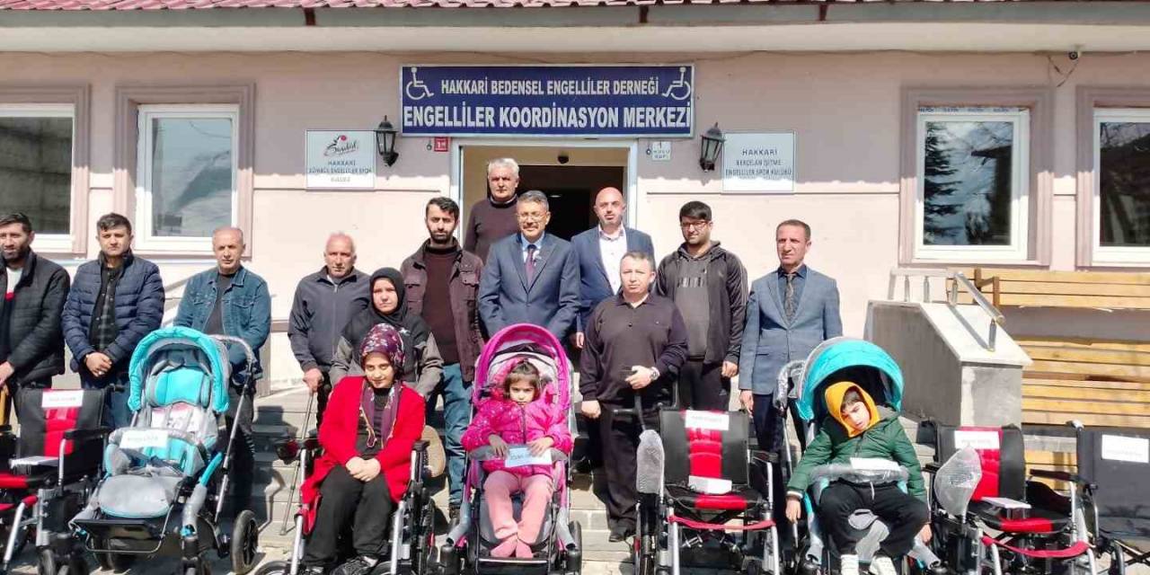 Hakkari’de Bedensel Engellilere Sandalye Desteği