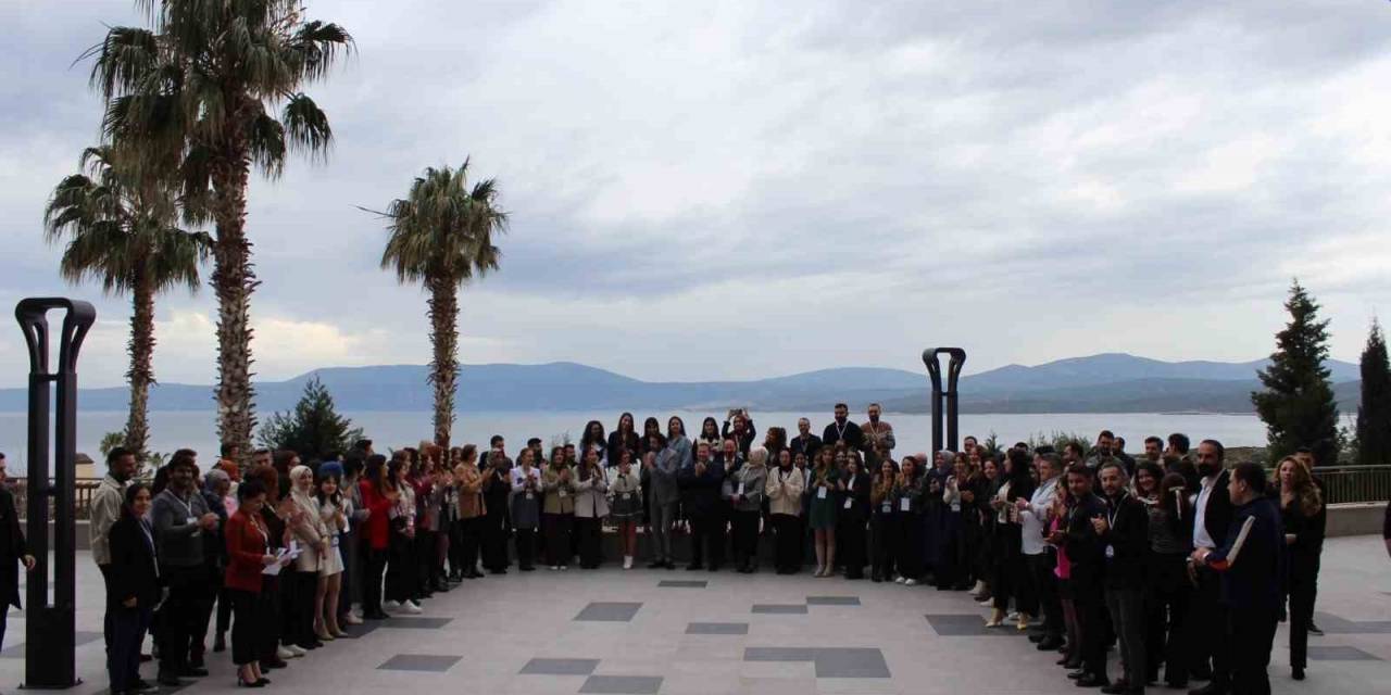 Bakan Bak: "En Önemli Hedeflerimizden Birisi Bağımlılıkla Mücadele"