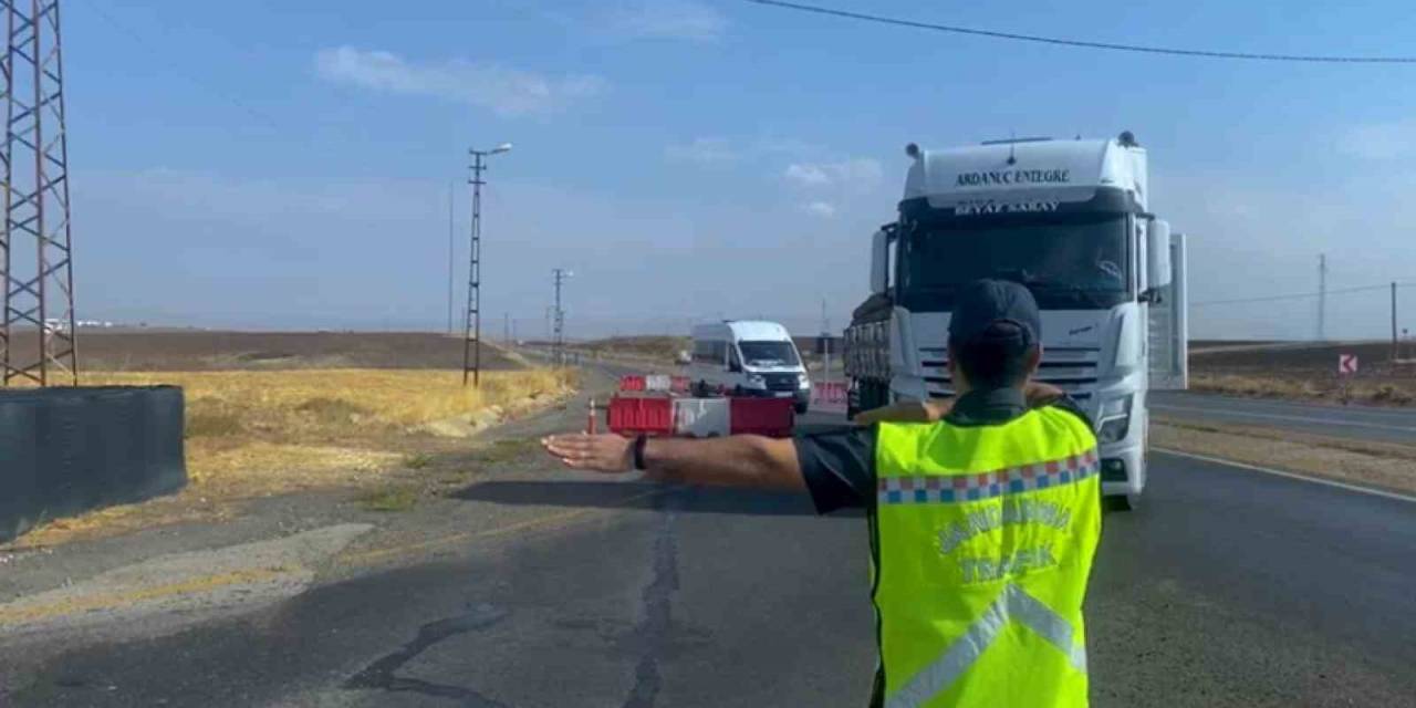 Jandarma Trafik Timlerinden ’arka Koruma Çerçeve’ Uyarısı